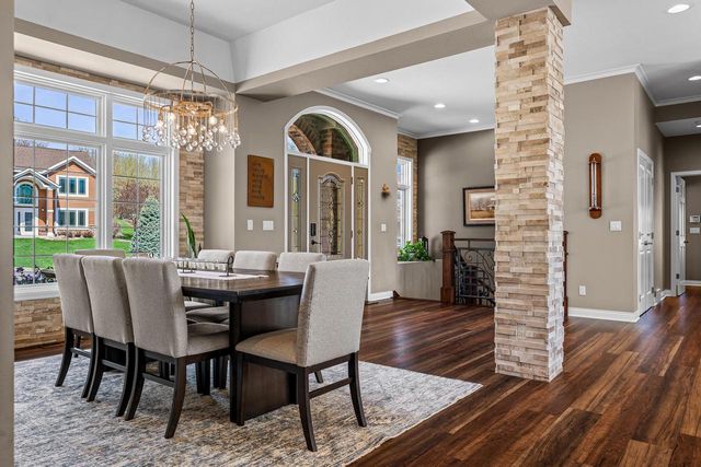 1892 Wood Run PLACE, Onalaska, WI 54650