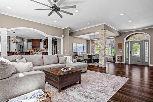 1892 Wood Run PLACE, Onalaska, WI 54650