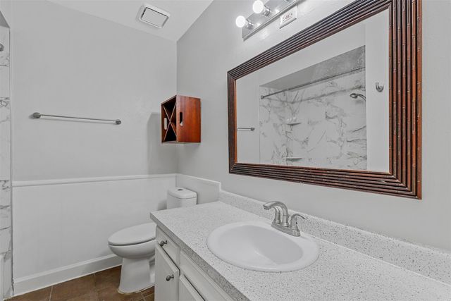 2504 S Fielder Road, Arlington, TX 76015