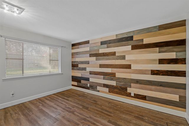 2504 S Fielder Road, Arlington, TX 76015