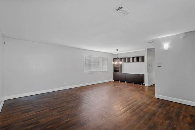2504 S Fielder Road, Arlington, TX 76015
