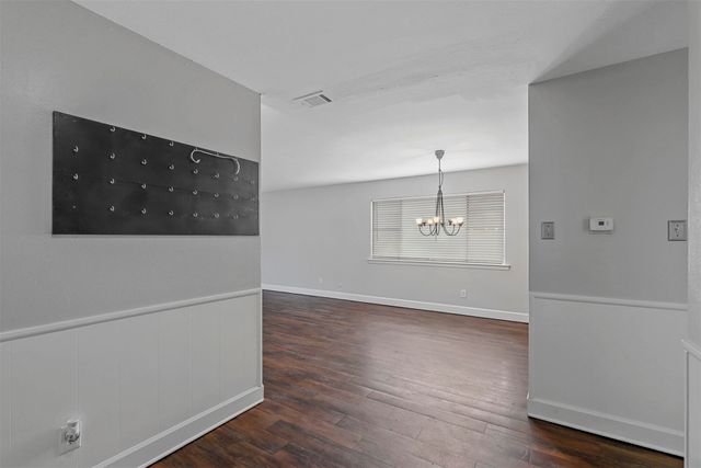 2504 S Fielder Road, Arlington, TX 76015