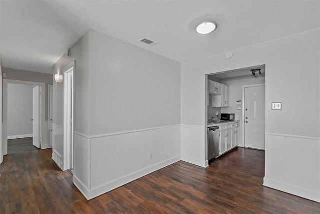 2504 S Fielder Road, Arlington, TX 76015