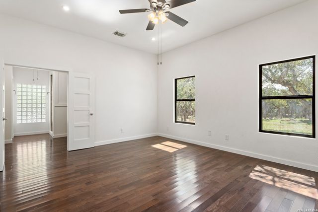 680 ASPEN RDG, Blanco, TX 78606
