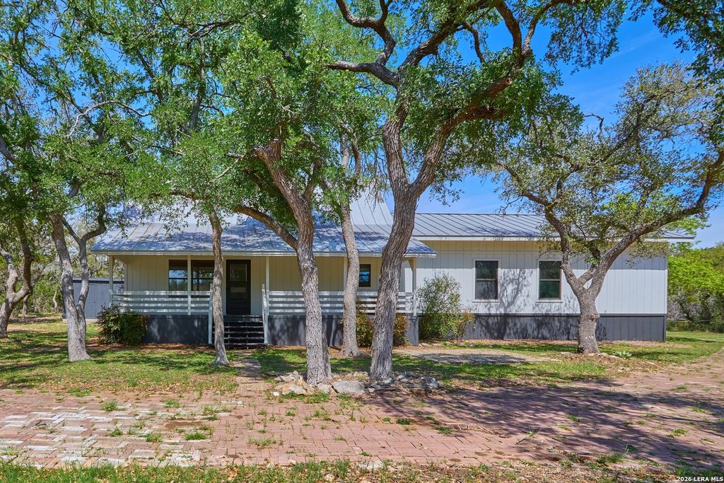 680 ASPEN RDG, Blanco, TX 78606