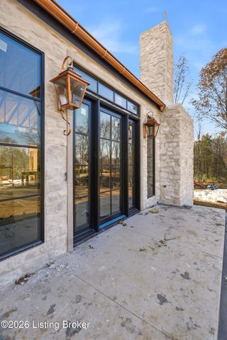 2 Bainsley Ln, Pewee Valley, KY 40056