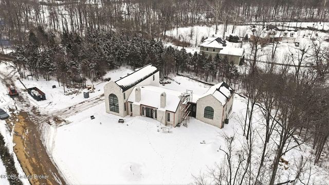 2 Bainsley Ln, Pewee Valley, KY 40056