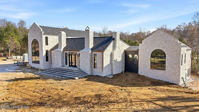 2 Bainsley Ln, Pewee Valley, KY 40056