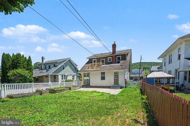 4 MYRTLE AVE, Reading, PA 19606