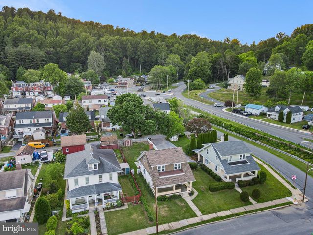 4 MYRTLE AVE, Reading, PA 19606