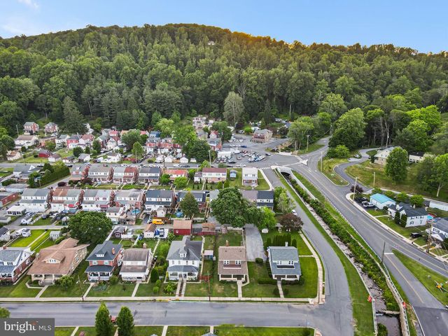 4 MYRTLE AVE, Reading, PA 19606