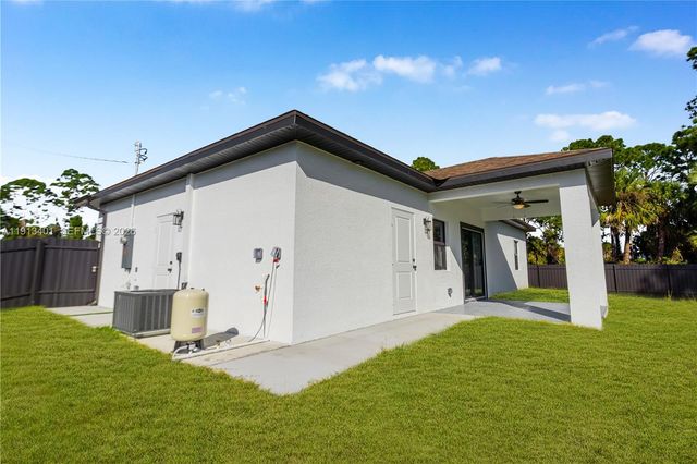 743 S Roma Ave, Lehigh Acres, FL 33974