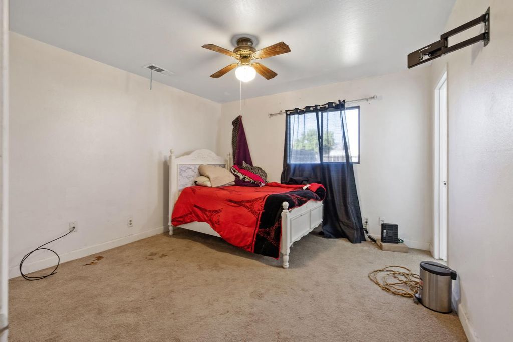 Image 14 of property listing at 10840 Beverly Drive, Hanford, CA 93230