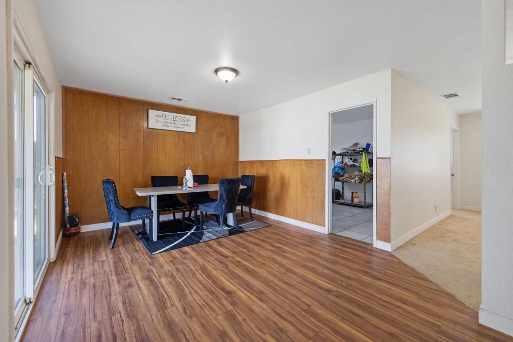 Image 18 of property listing at 10840 Beverly Drive, Hanford, CA 93230