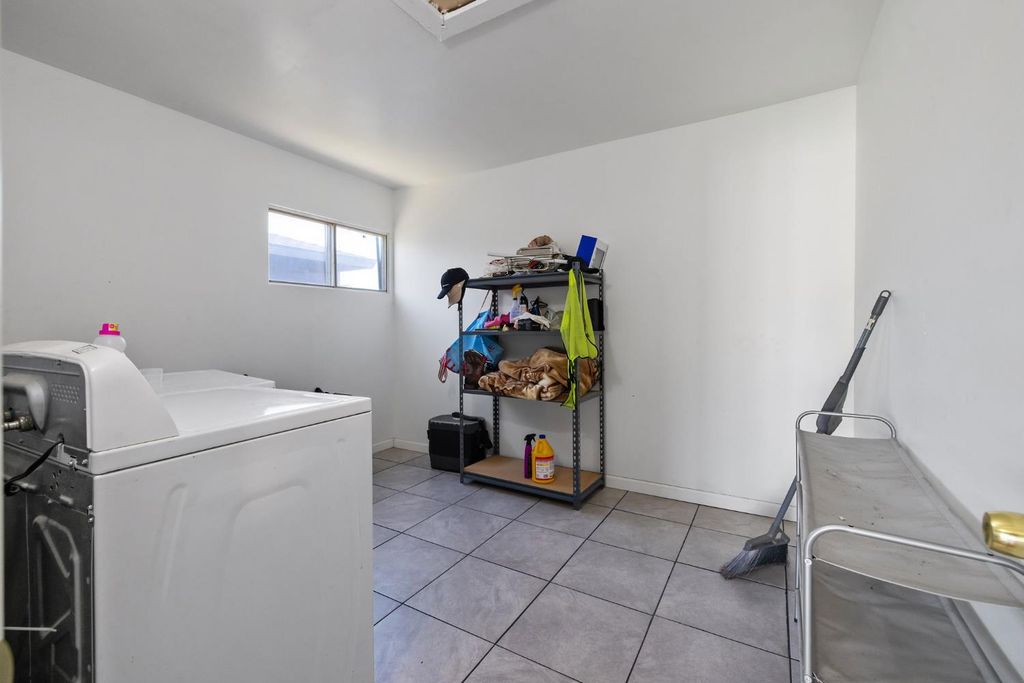 Image 20 of property listing at 10840 Beverly Drive, Hanford, CA 93230