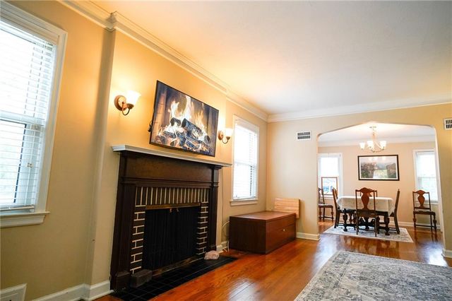 6501 Charlotte Street, Kansas City, MO 64131