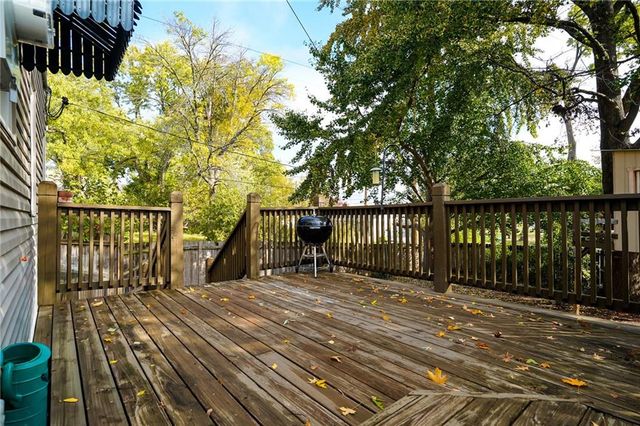 6501 Charlotte Street, Kansas City, MO 64131