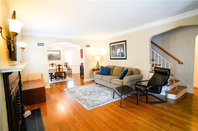 6501 Charlotte Street, Kansas City, MO 64131