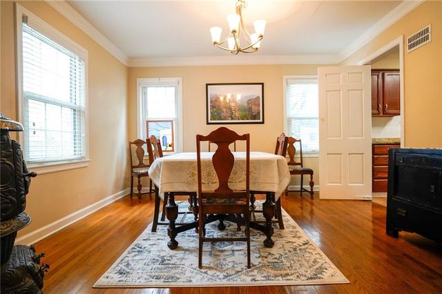 6501 Charlotte Street, Kansas City, MO 64131