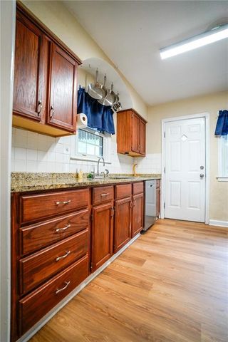 6501 Charlotte Street, Kansas City, MO 64131