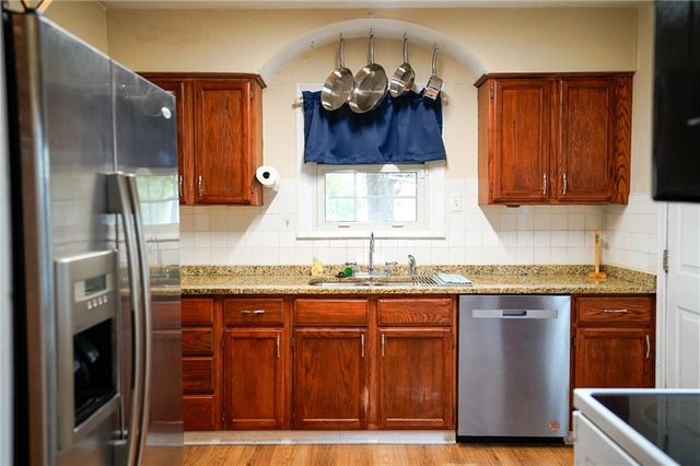 6501 Charlotte Street, Kansas City, MO 64131