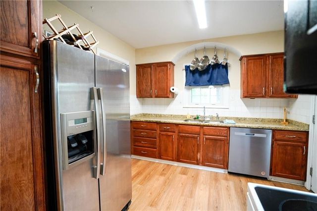 6501 Charlotte Street, Kansas City, MO 64131