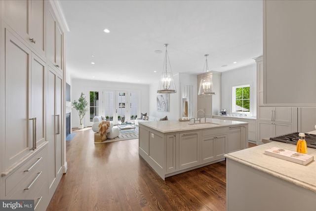 4631 49TH ST NW, Washington, DC 20016