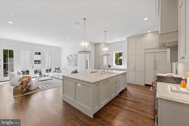 4631 49TH ST NW, Washington, DC 20016