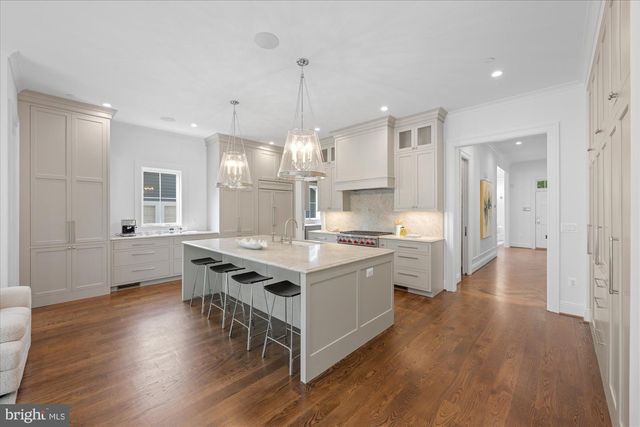 4631 49TH ST NW, Washington, DC 20016