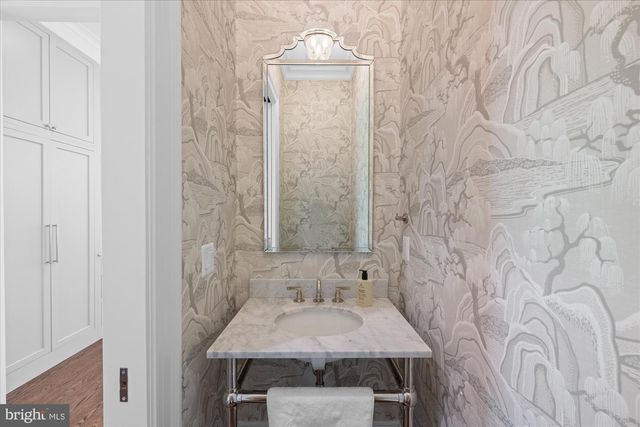 4631 49TH ST NW, Washington, DC 20016
