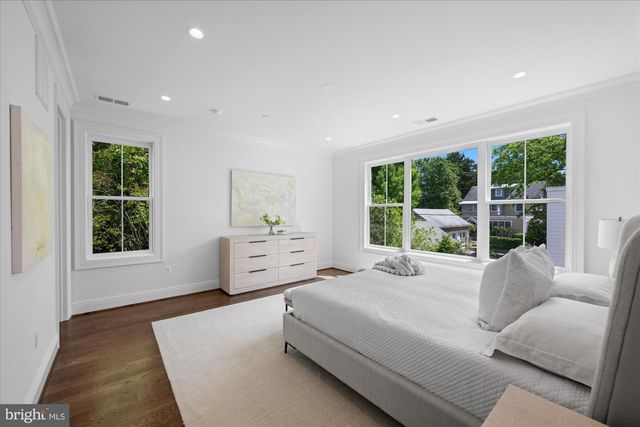 4631 49TH ST NW, Washington, DC 20016