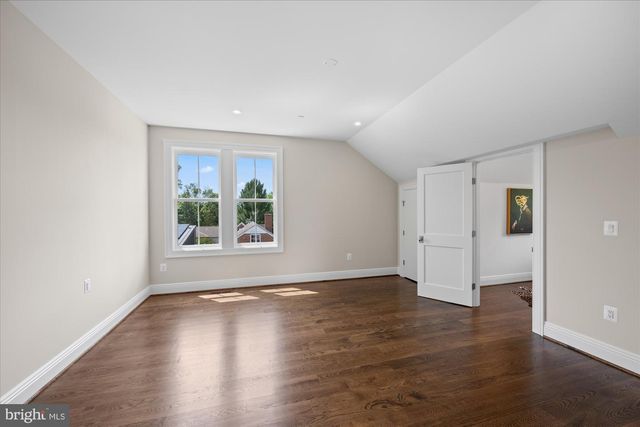 4631 49TH ST NW, Washington, DC 20016