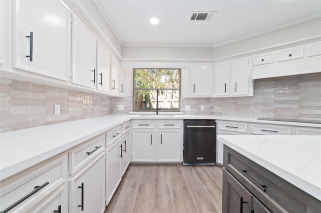 154 NE Old Bridge Lake, Houston, TX 77069
