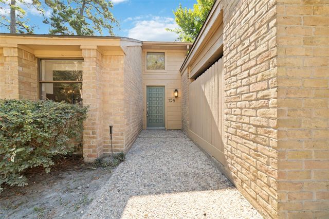 154 NE Old Bridge Lake, Houston, TX 77069