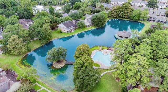 154 NE Old Bridge Lake, Houston, TX 77069