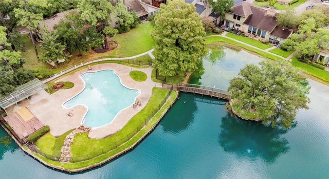 154 NE Old Bridge Lake, Houston, TX 77069