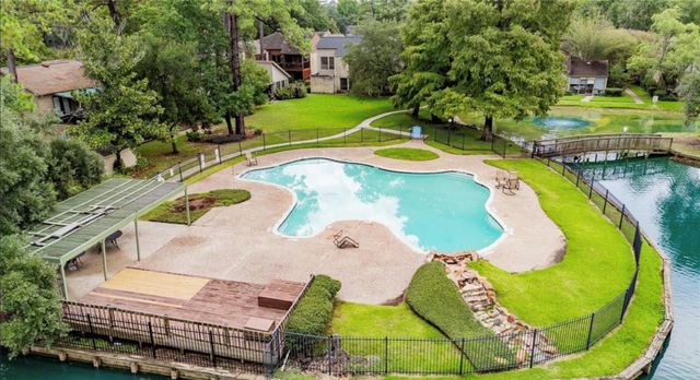 154 NE Old Bridge Lake, Houston, TX 77069