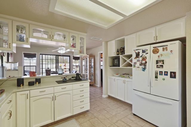 101 Mokelumne River Dr, Lodi, CA 95240