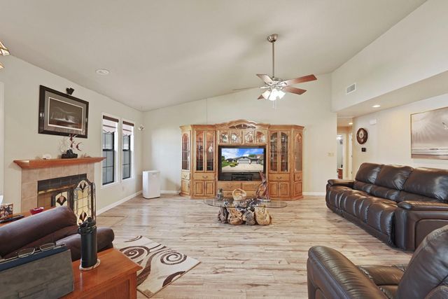 101 Mokelumne River Dr, Lodi, CA 95240