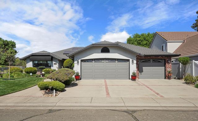 101 Mokelumne River Dr, Lodi, CA 95240