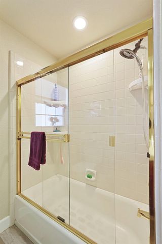 101 Mokelumne River Dr, Lodi, CA 95240