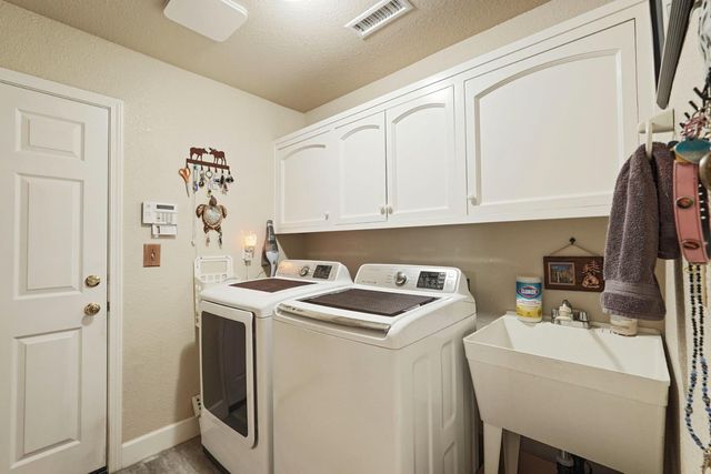 101 Mokelumne River Dr, Lodi, CA 95240