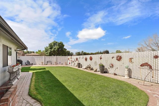 101 Mokelumne River Dr, Lodi, CA 95240