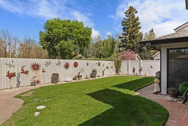 101 Mokelumne River Dr, Lodi, CA 95240