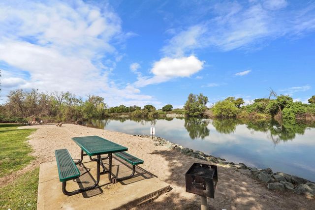 101 Mokelumne River Dr, Lodi, CA 95240