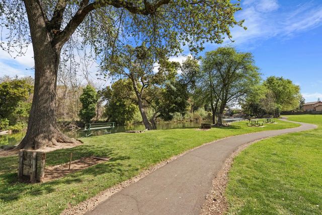 101 Mokelumne River Dr, Lodi, CA 95240