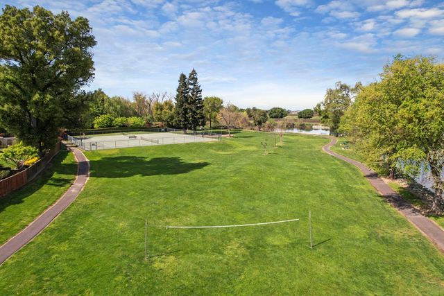 101 Mokelumne River Dr, Lodi, CA 95240