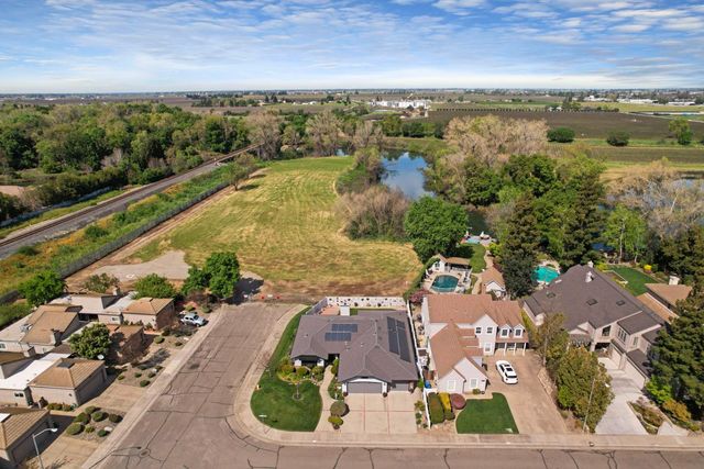 101 Mokelumne River Dr, Lodi, CA 95240