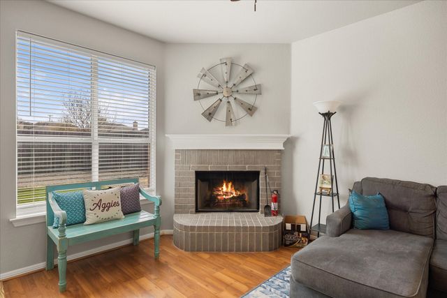 7105 Crenshaw Drive, Benbrook, TX 76126