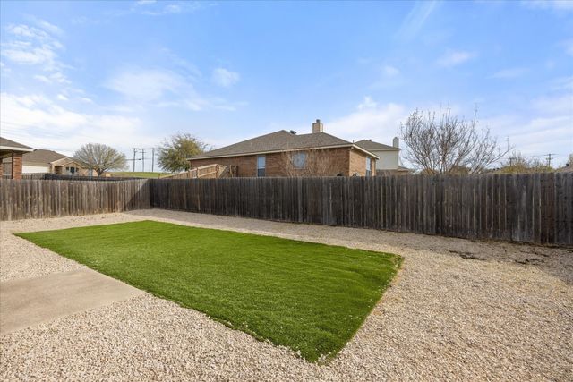 7105 Crenshaw Drive, Benbrook, TX 76126